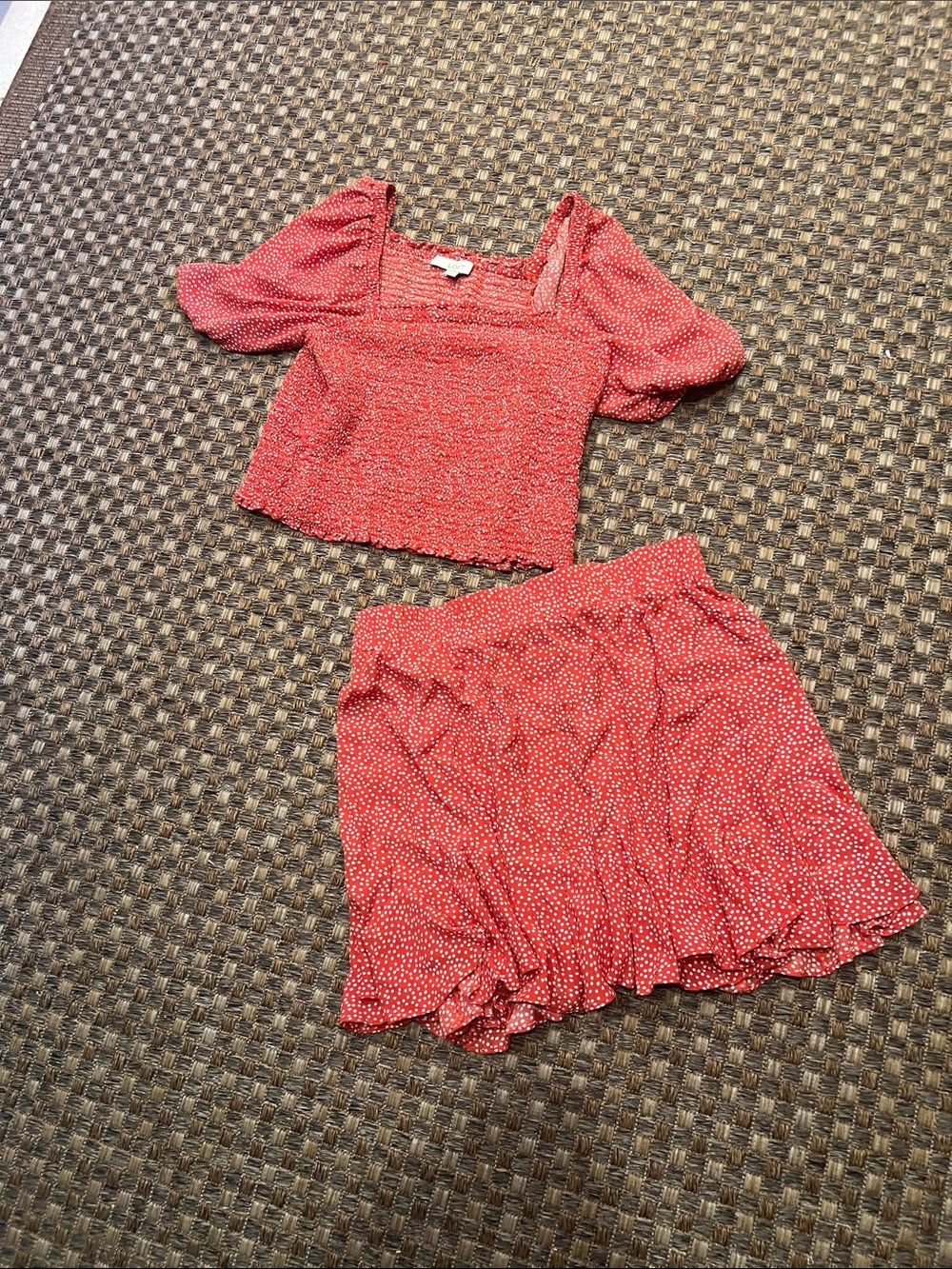 LOFT Red Floral Smocked Skirt Set med